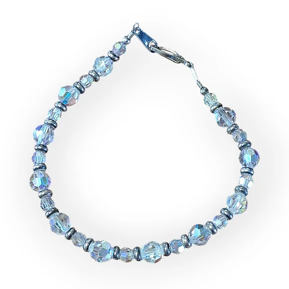 Elegant Crystal Beaded Bracelet - Picture 2 of 3